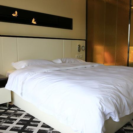 D•Mark Hotel Guiyang  Zewnętrze zdjęcie